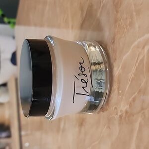TRÉSOR by Lancome Large 6.7oz moisturizer lotion